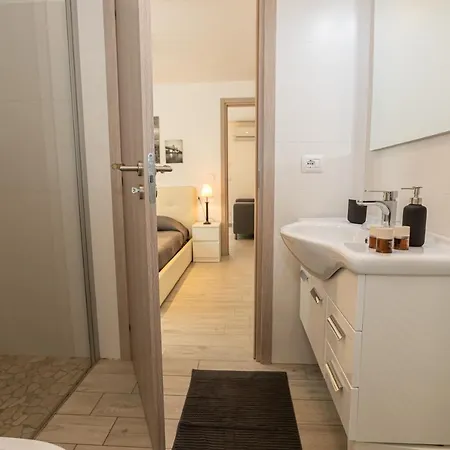 בית נופש A 200 M Dal Mare Casa Elegante Con Cortile ריצ'יונה