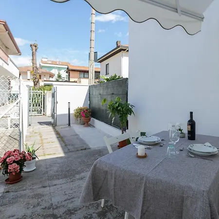 A 200 M Dal Mare Casa Elegante Con Cortile * Riccione